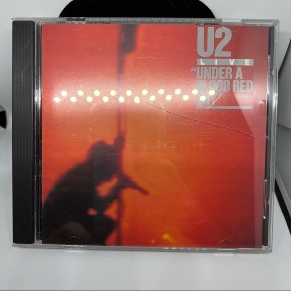 EUC-U2 Live Under A Blood Red Sky 153598 422 818 008 2 (CD,Island, 1983) Vintage - Picture 1 of 5